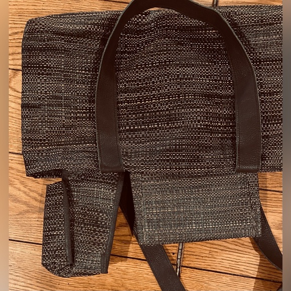 LIKE NEW Chilewich Woven Rectangular Tote,color black/copper - Picture 7 of 9